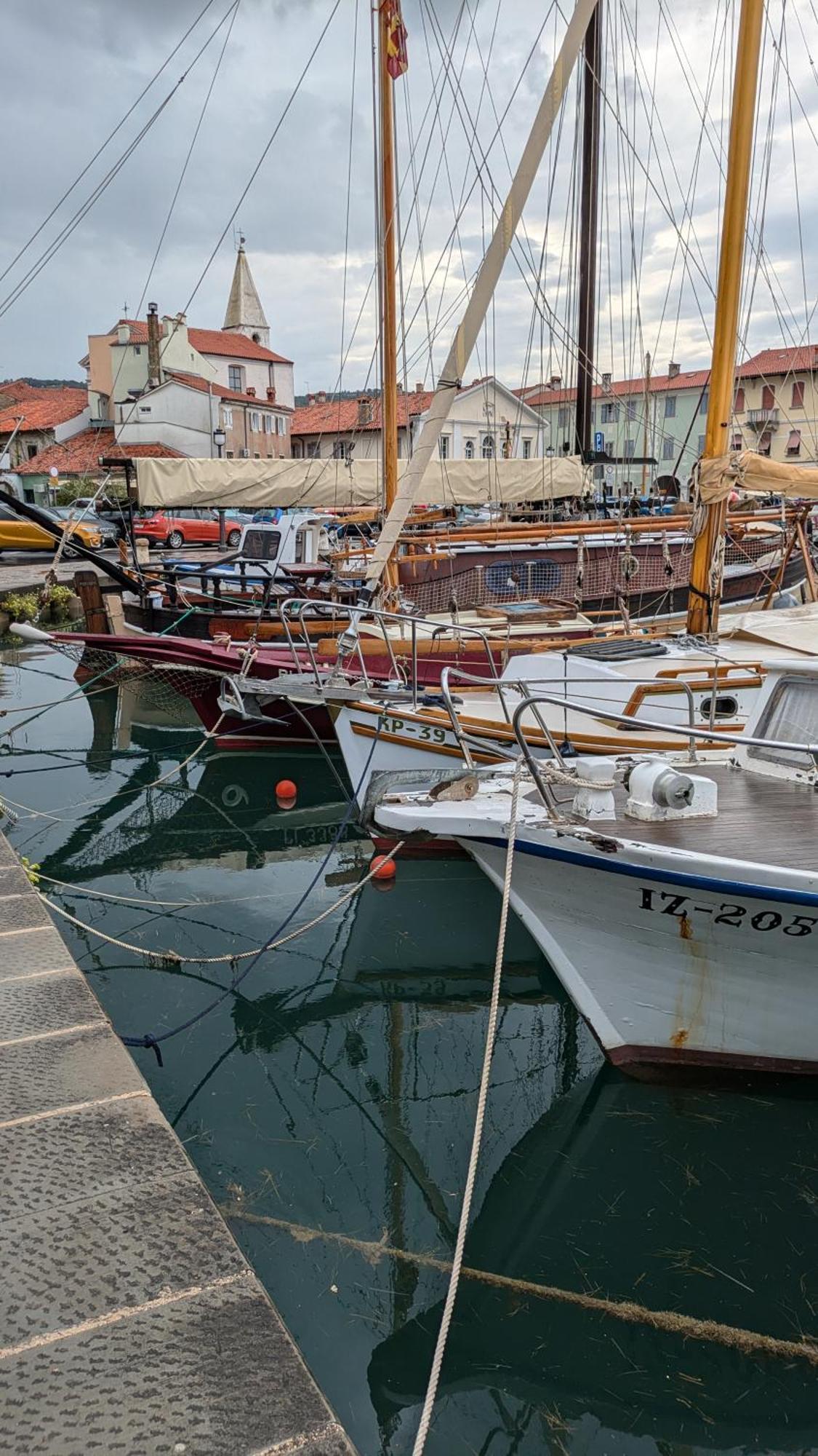 Apartmaji Diversorio Izola Kültér fotó